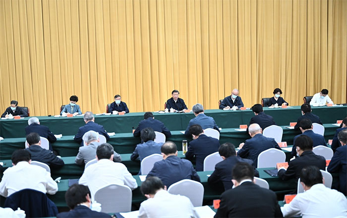 6月2日，中共中央總書記、國(guó)家主席、中央軍委主席習(xí)近平在北京出席文化傳承發(fā)展座談會(huì)并發(fā)表重要講話